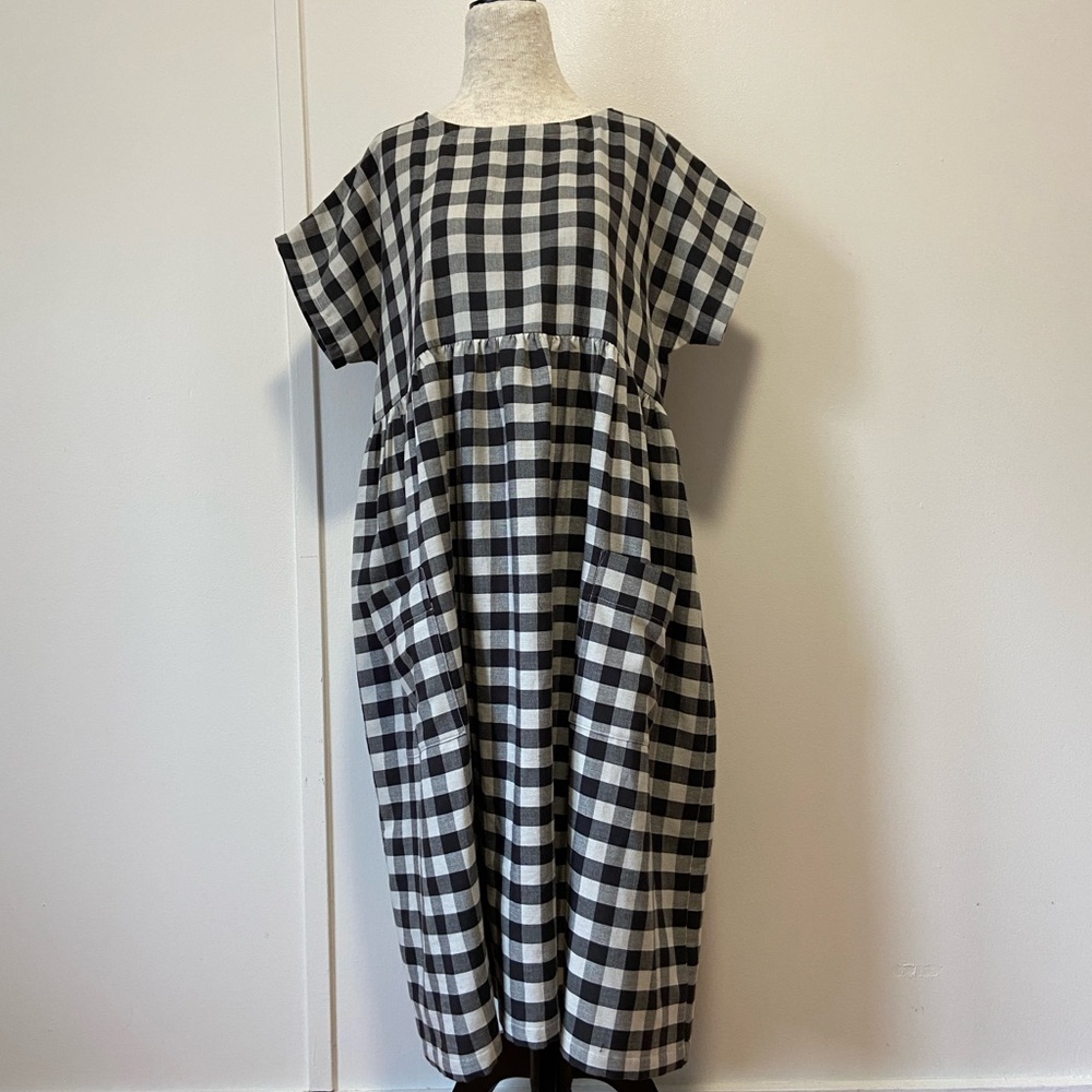 Checkered Black and White Midi Dress - Picture 3 of 9